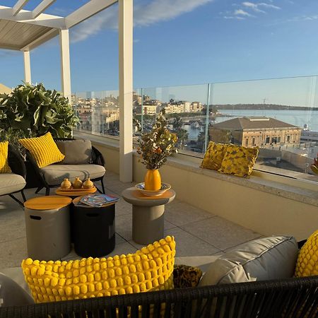 La Terrazza Sul Porto Bed & Breakfast Сиракуза Екстериор снимка