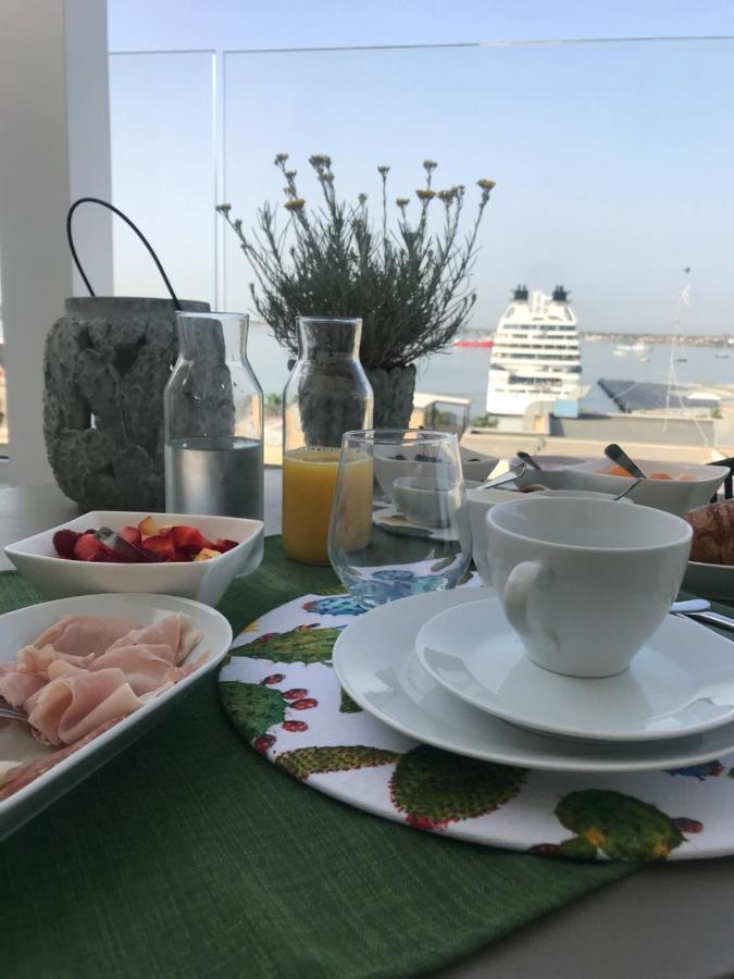 La Terrazza Sul Porto Bed & Breakfast Сиракуза Екстериор снимка