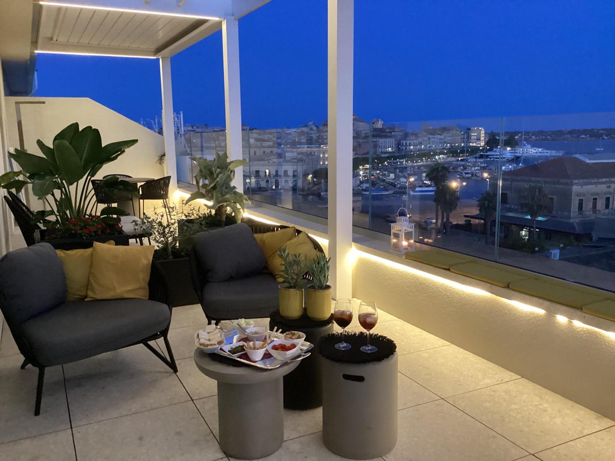 La Terrazza Sul Porto Bed & Breakfast Сиракуза Екстериор снимка