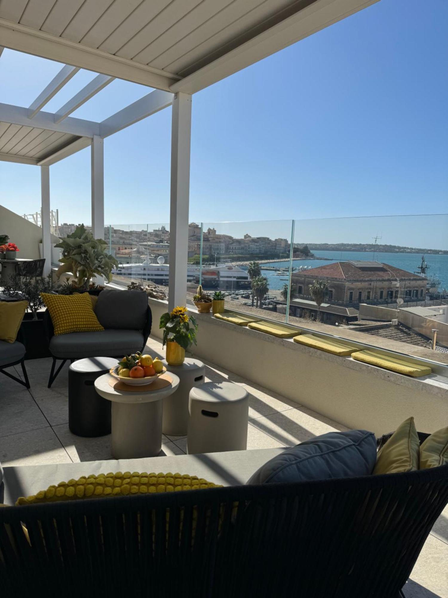 La Terrazza Sul Porto Bed & Breakfast Сиракуза Екстериор снимка