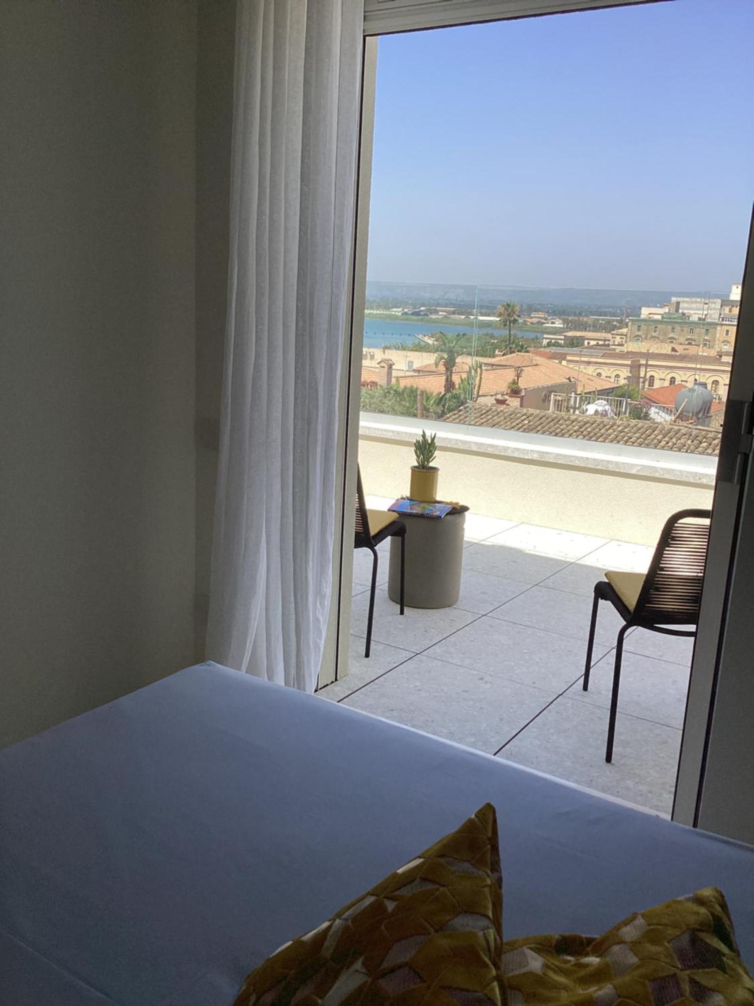 La Terrazza Sul Porto Bed & Breakfast Сиракуза Екстериор снимка