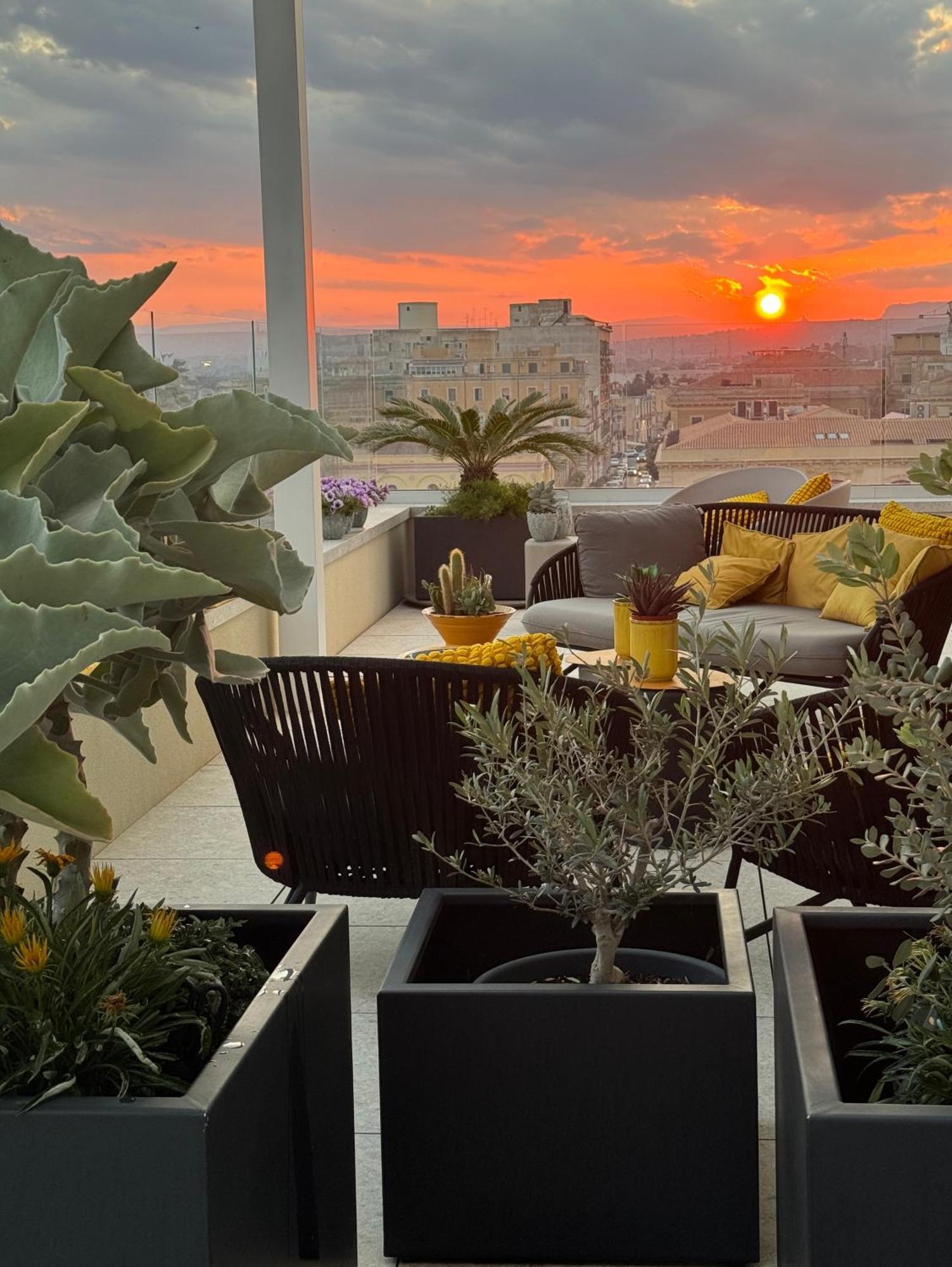 La Terrazza Sul Porto Bed & Breakfast Сиракуза Екстериор снимка