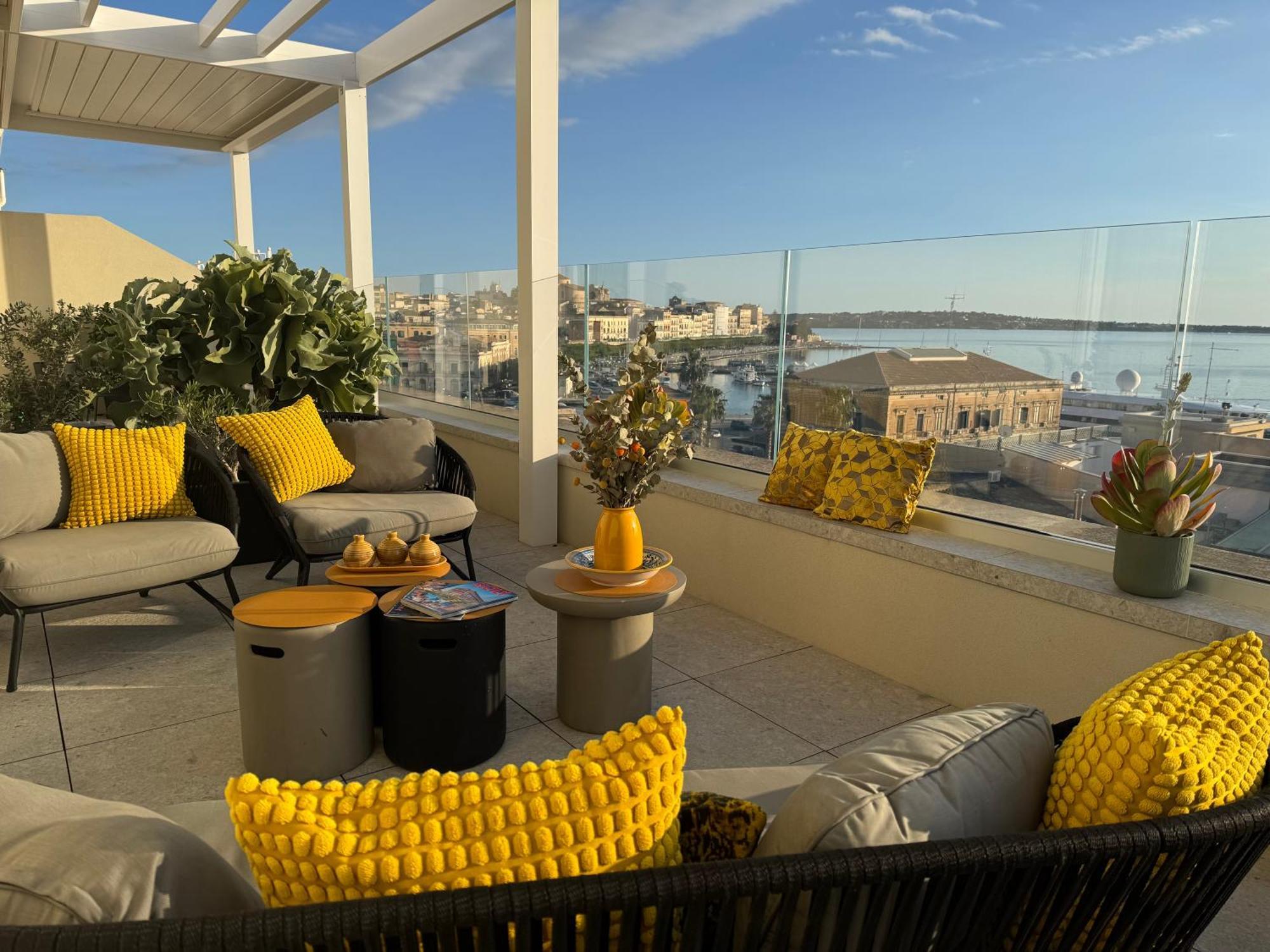 La Terrazza Sul Porto Bed & Breakfast Сиракуза Екстериор снимка